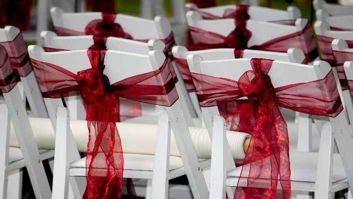 How to Decorate Chairs Without Chair Covers