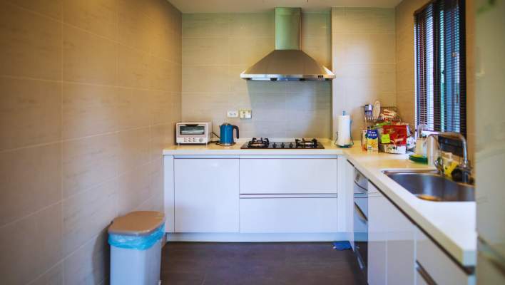 What Colour Goes With Grey Kitchen Units